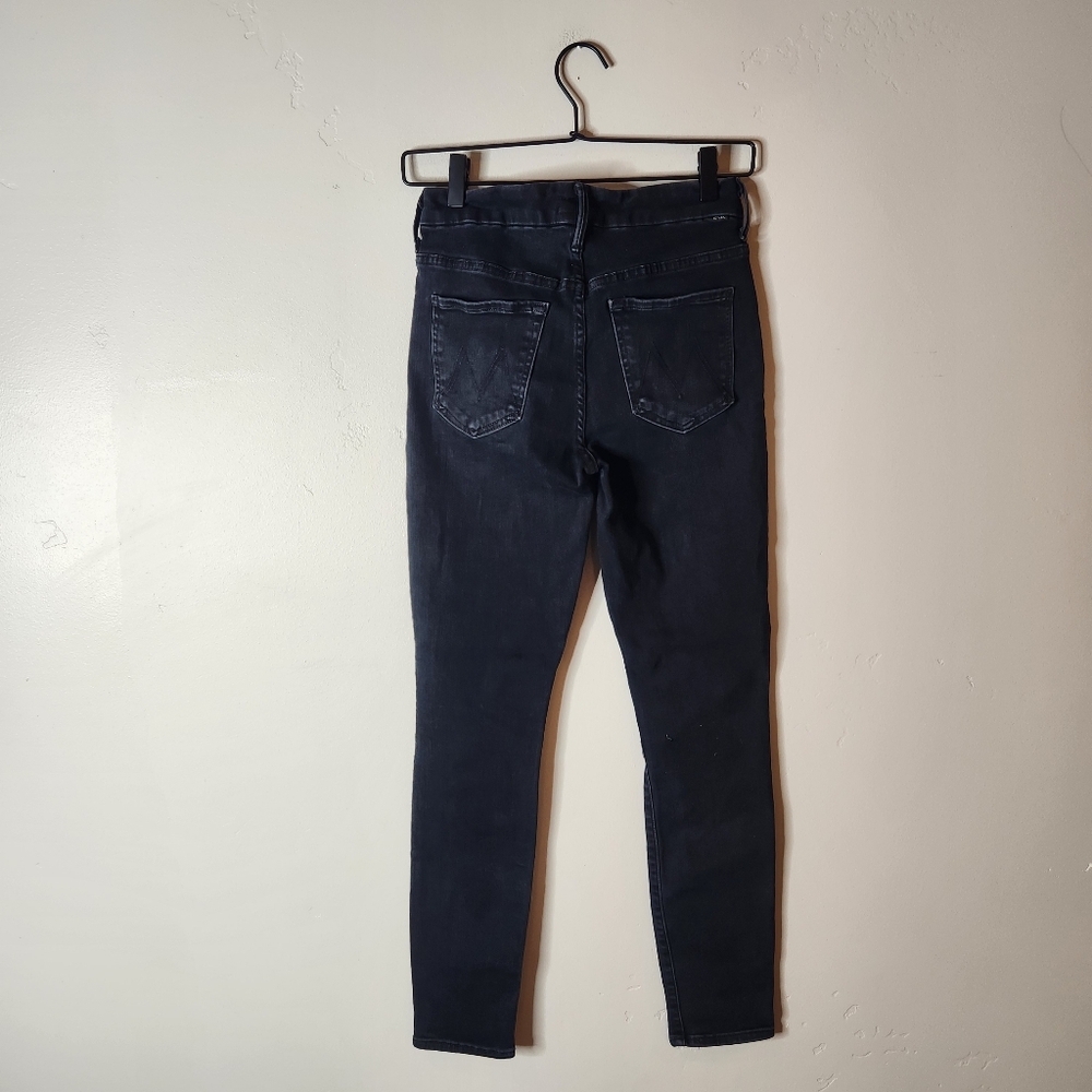 Mother High Waisted Looker Jeans In Blackbird Size 26 - Picture 3 of 8